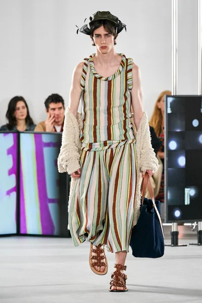 Look 37